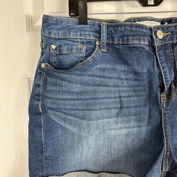 Torrid Women Size 20 Shorts Stretch Rolled Hem Denim Blue Jean Cotton Spandex H4 - Picture 9 of 12